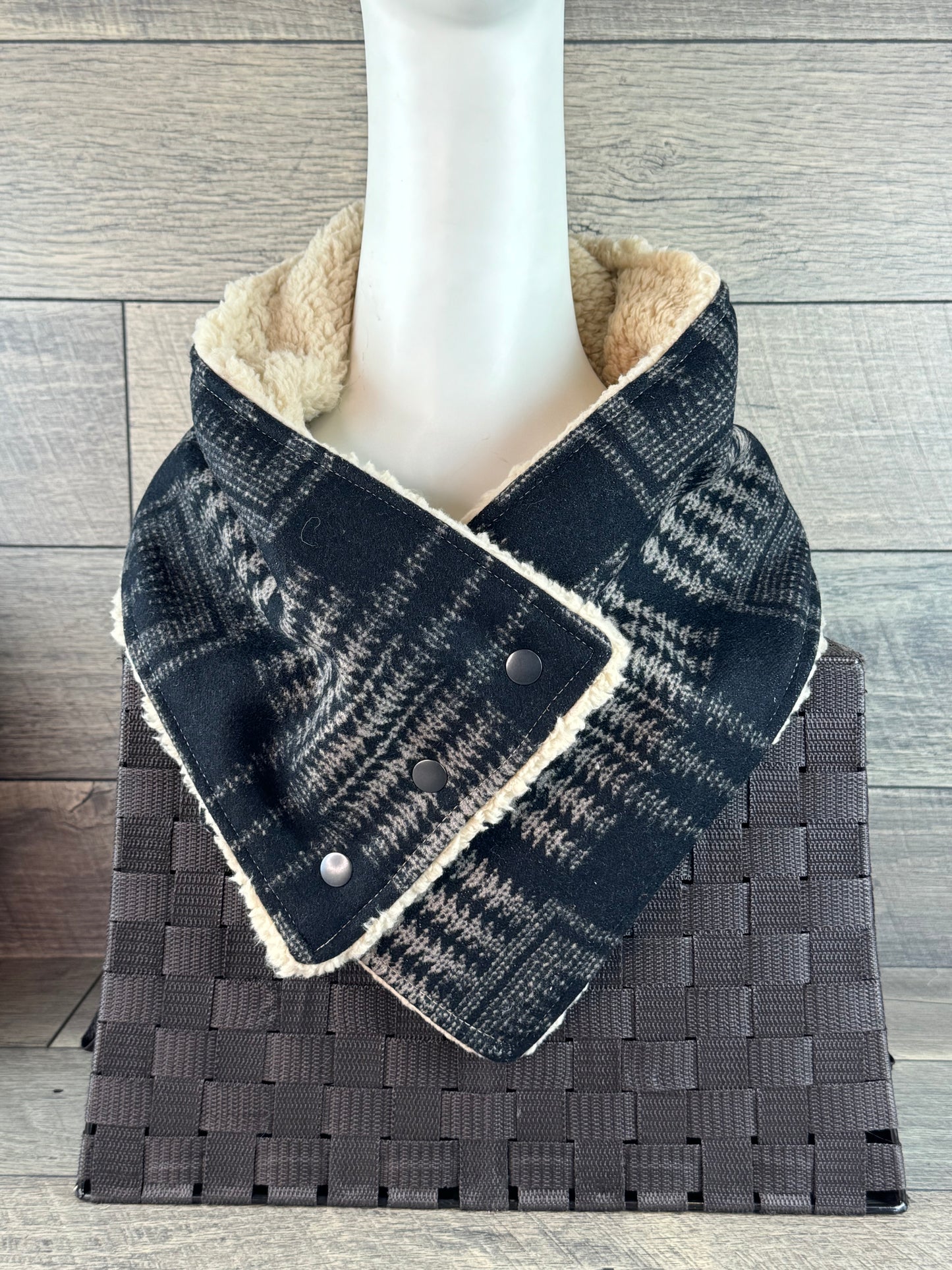 Black & Tan Harding Sherpa Cozy Cowl